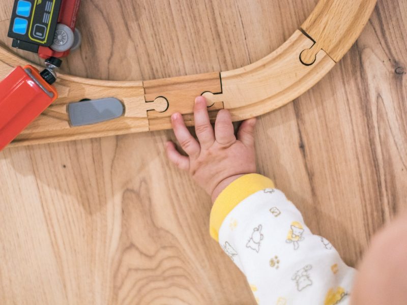 A Step-by-Step Guide to Laying Click Laminate: DIY in 8 Steps!